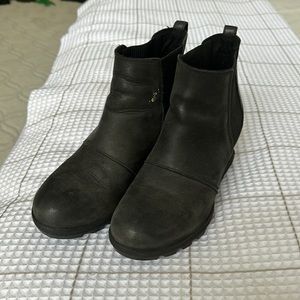 SOREL black wedge boot